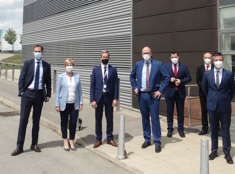 The Basque Government Regional Minister for Economic Development, Sustainability and the Environment visits Lantek’s headquarters in the Miñano Technology Park